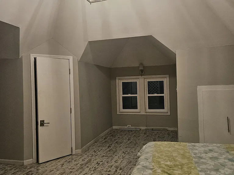 4th bedroom...the entire third floor!