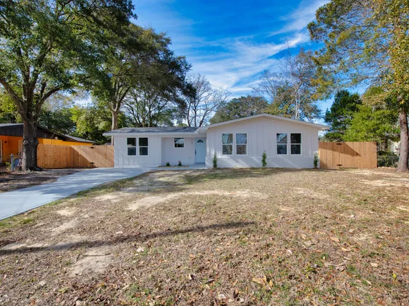 730 Newport Dr, Fort Walton Beach, FL 32547
