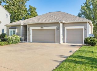 5714 Longleaf Dr, Lawrence, KS 66049