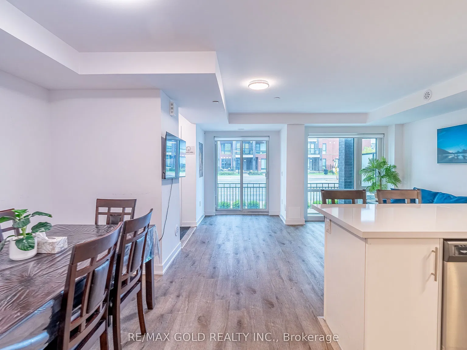 2 bed, $2,600 — Photo 4