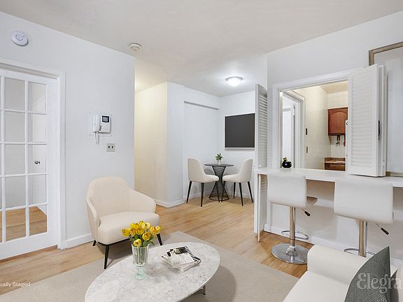 3rd image of 217 E 60th St APT 501