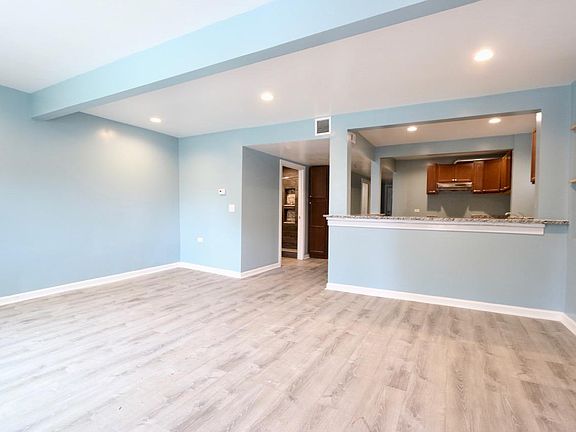 3rd image of 3832 S Wood St #1