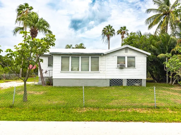 19461 Canal Dr, Sugarloaf Key, FL 33042