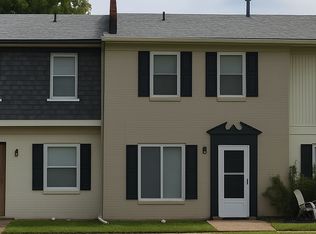 3235 Orchard Manor Cir, Louisville, KY 40220