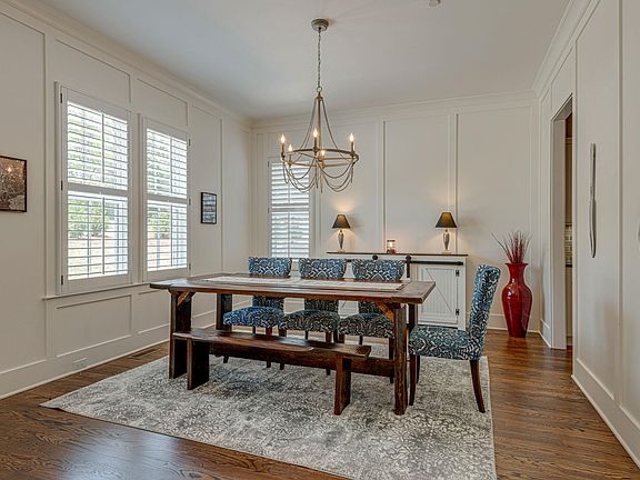 5th image of 221 Gilchrist South Cir