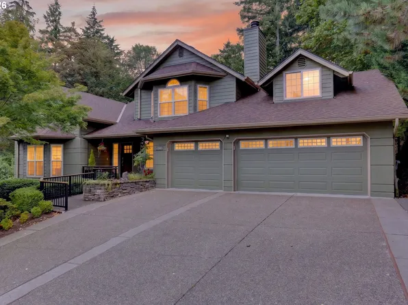 14567 SW Woodhue St, Tigard, OR 97224