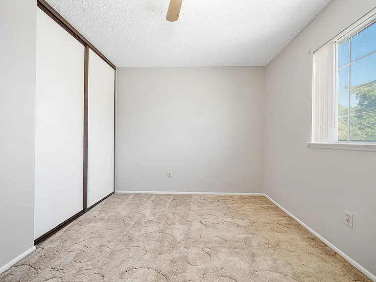 2571 W Orange Ave — Photo 21