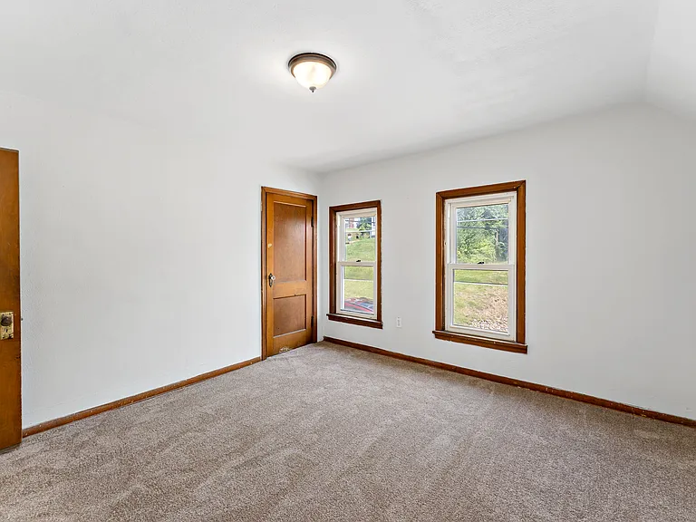 219 Douglas Ave — Photo 24