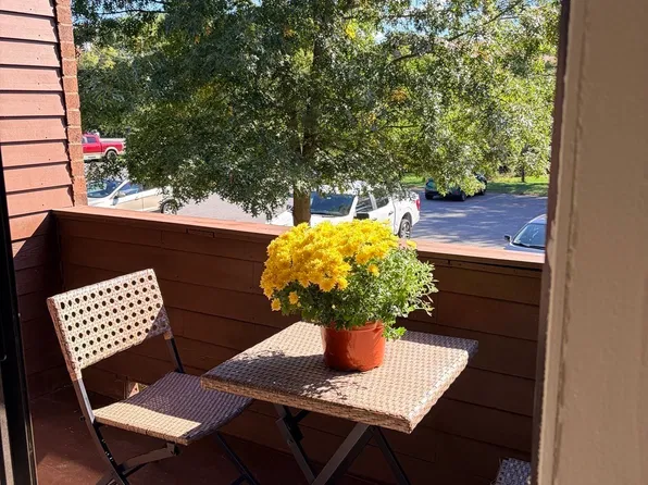23 Davis Rd APT B12, Acton, MA 01720