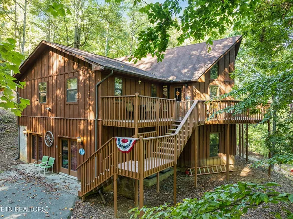 3469 Sugar Maple Loop Rd, Sevierville, TN 37862