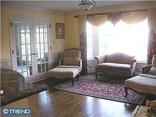 2nd image of 7 Keats Rd