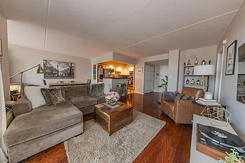 200-210 Lombard St #627 Photo 1