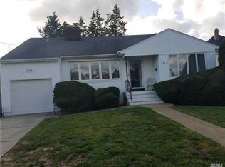1112 Aron Pl, North Bellmore, NY 11710