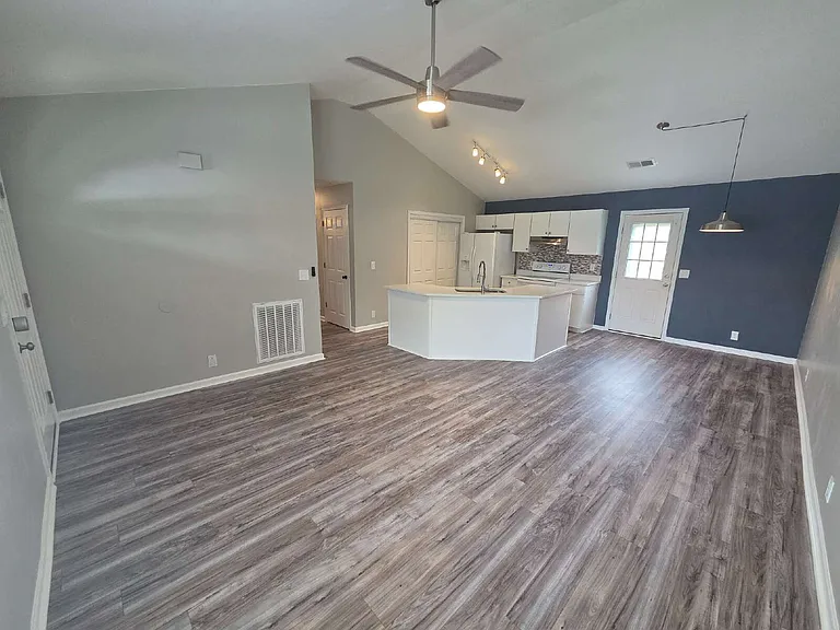 2738 Painted Pony Dr — Photo 3