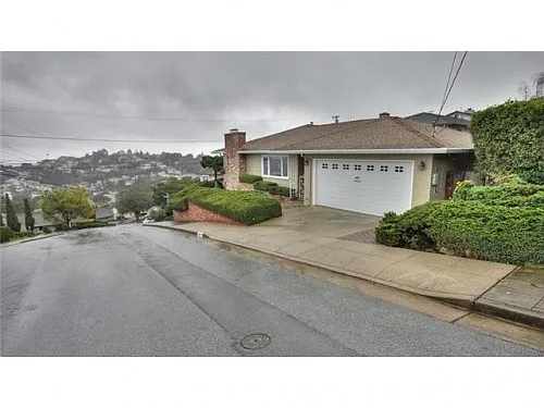 629 Newlands Ave photo 1