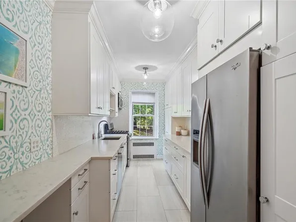 21 N Chatsworth Avenue #2N, Larchmont, NY 10538