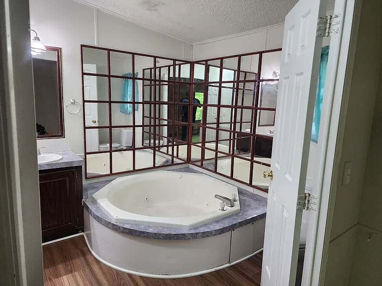 1241 Shannonbrook Ln — Photo 18