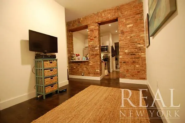 Rented by REAL New York | media 31