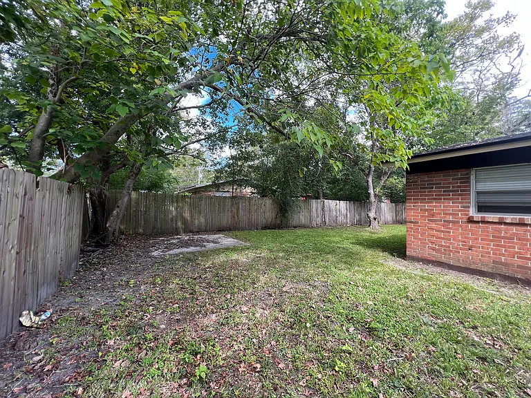 2965 Sunset St — Photo 9