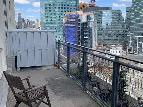 3rd image of 2728 Thomson Ave Unit 704