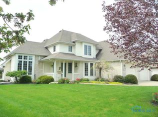 310 Ridgepoint Cir, Waterville, OH 43566