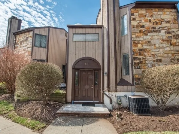 57 Edinborough Ct, Hackettstown, NJ 07840