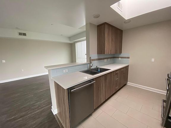 3rd image of 10909 Hartsook St #2