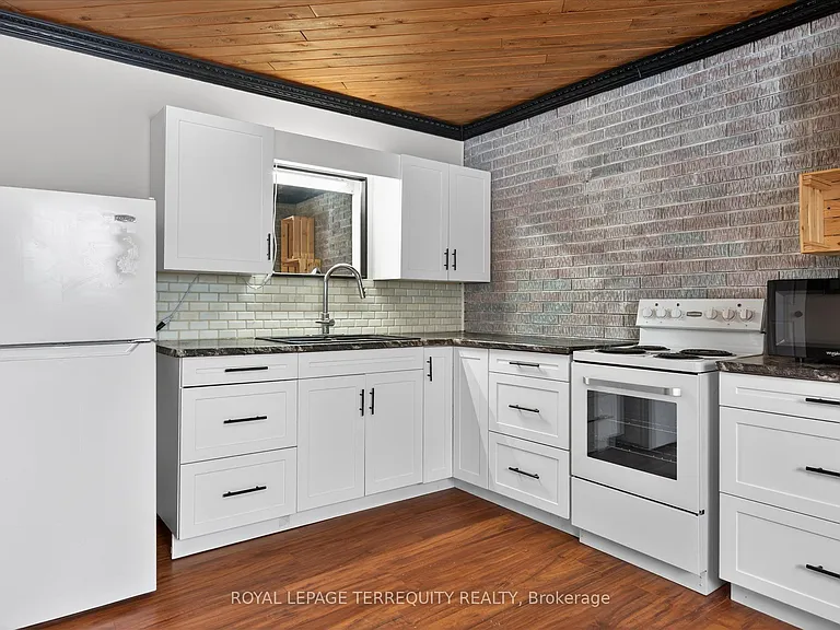 12 Concession St #A — Photo 7