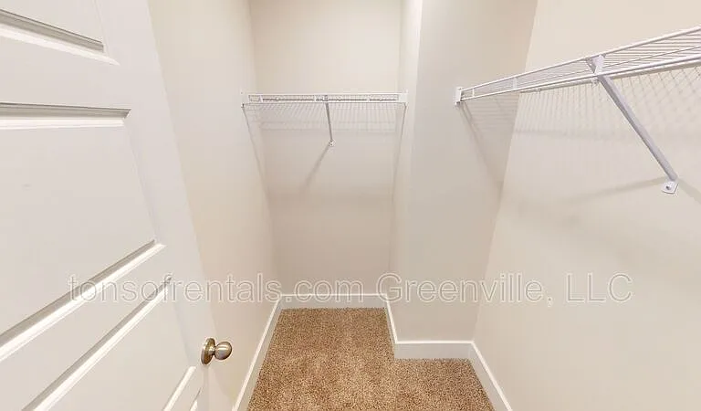 908 Yarn Way — Photo 11