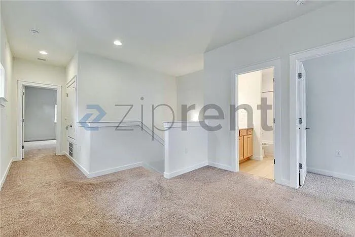 2nd Floor Landing