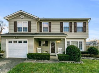 7 Briartwist Ln, Howell, NJ 07731