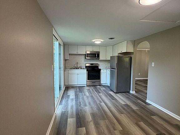 3rd image of 413 Dellwood Ave