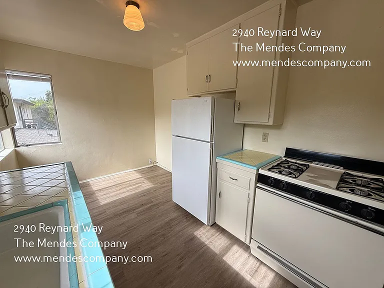 2938-2940 Reynard Way — Photo 6