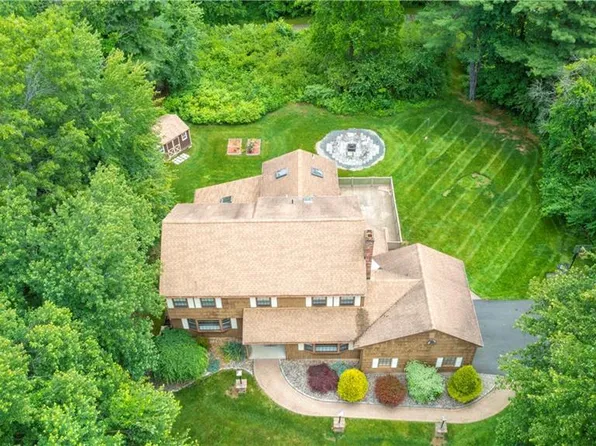 4 Windham Drive, Simsbury, CT 06070