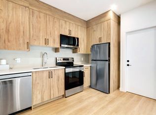 7544 39th Ave NW #B, Calgary, AB T3B1X2