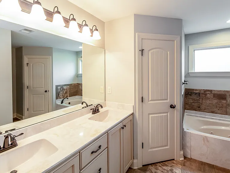 3145 Pinetree Loop N — Photo 11