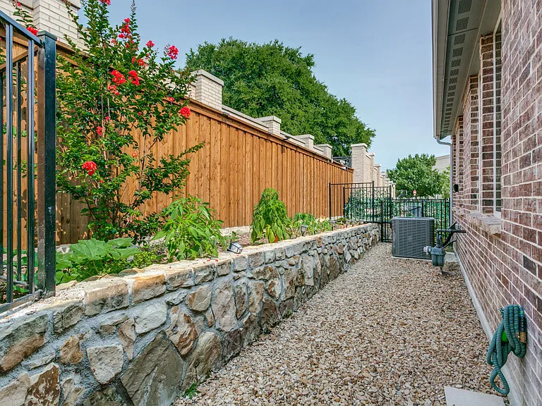 4265 Watson Way — Photo 22