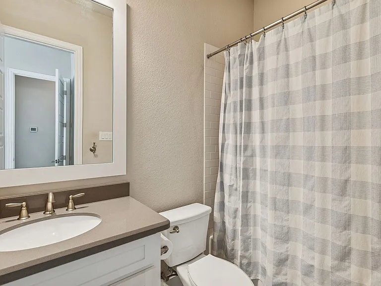 701 Cherrywood Dr — Photo 32