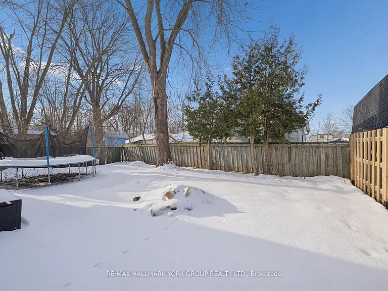 27008 Kennedy Rd #UPPER — Photo 27