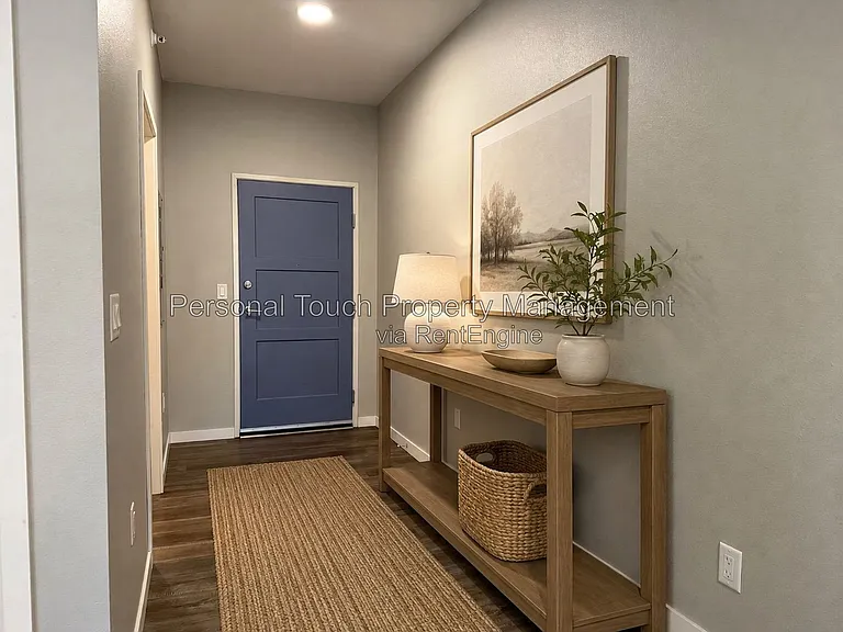 600 8th St S #302 — Photo 1