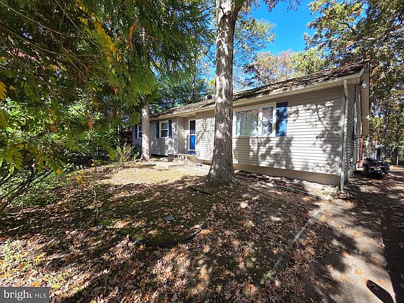 2nd image of 428 Bayberry St