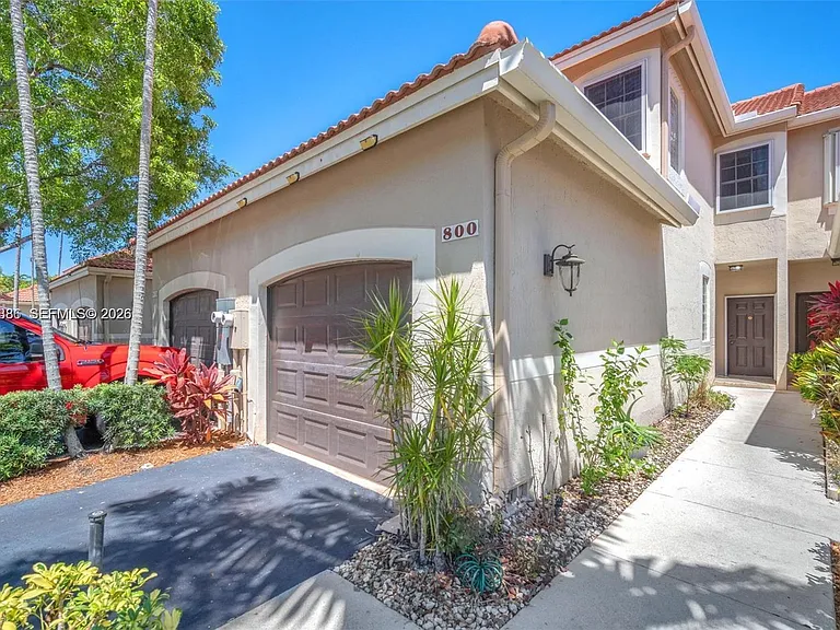 800 Sorrento Dr #2 — Photo 39