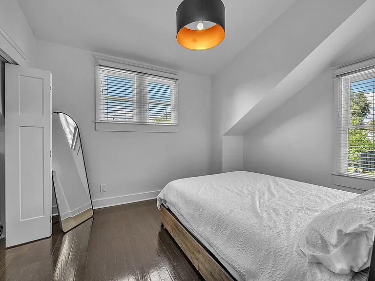945 Mansfield Ave #B — Photo 5