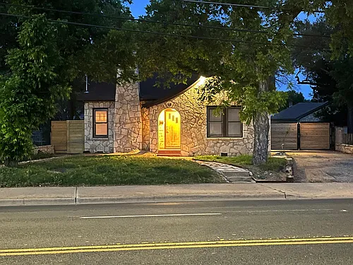 3803 Red River St Photo 1