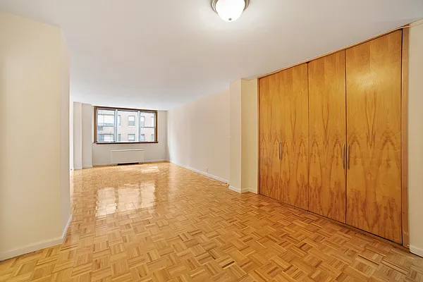 Rented by RELO REDAC INC. | media 26