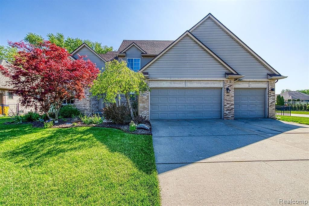 51963 Kings Pointe Dr, New Baltimore, MI 48047 Zillow