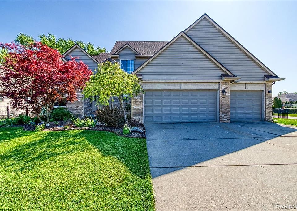 51963 Kings Pointe Dr, New Baltimore, MI 48047 Zillow