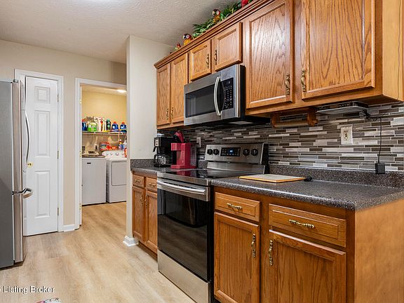 5th image of 11418 Ridge Lake Dr