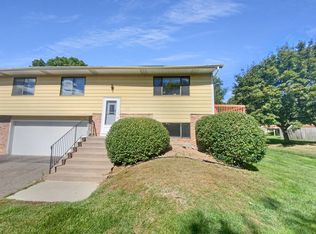 1252 Ferndale St N, Maplewood, MN 55119