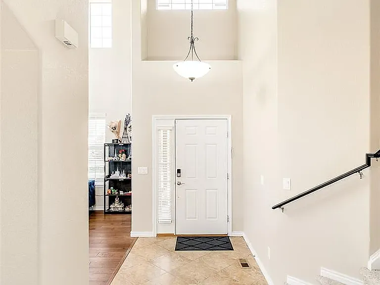 912 Kryptonite Dr — Photo 15